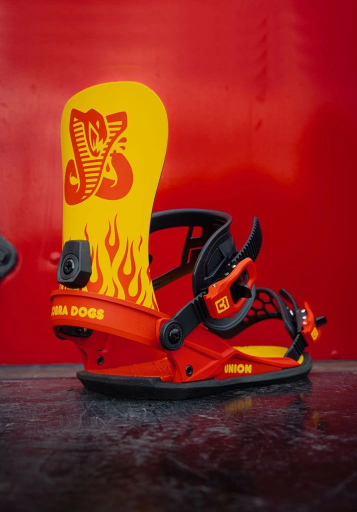 ATTACCHI SNOWBOARD UNION UCH COBRA DOGS 2023 YELLOW RED 2 ATTACCHI SNOWBOARD UNION UCH COBRA DOGS 2023 YELLOW RED - immagine 2