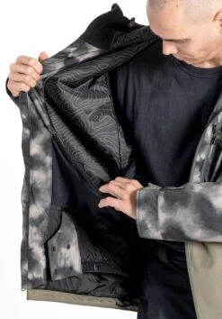 GIACCA SNOWBOARD L1 HASTING JACKET M-TIE DYE CAMO -Vendite Volcom || Anon || Red Bull ac14222mtdcm 4