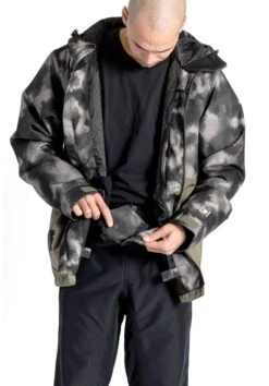 GIACCA SNOWBOARD L1 HASTING JACKET M-TIE DYE CAMO -Vendite Volcom || Anon || Red Bull ac14222mtdcm 5