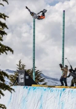 TAVOLA SNOWBOARD SIGNAL OMNI GLITCH 2023 -Vendite Volcom || Anon || Red Bull ac14261u 2