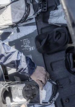 TAVOLA SNOWBOARD SIGNAL OMNI GLITCH 2023 -Vendite Volcom || Anon || Red Bull ac14261u 3